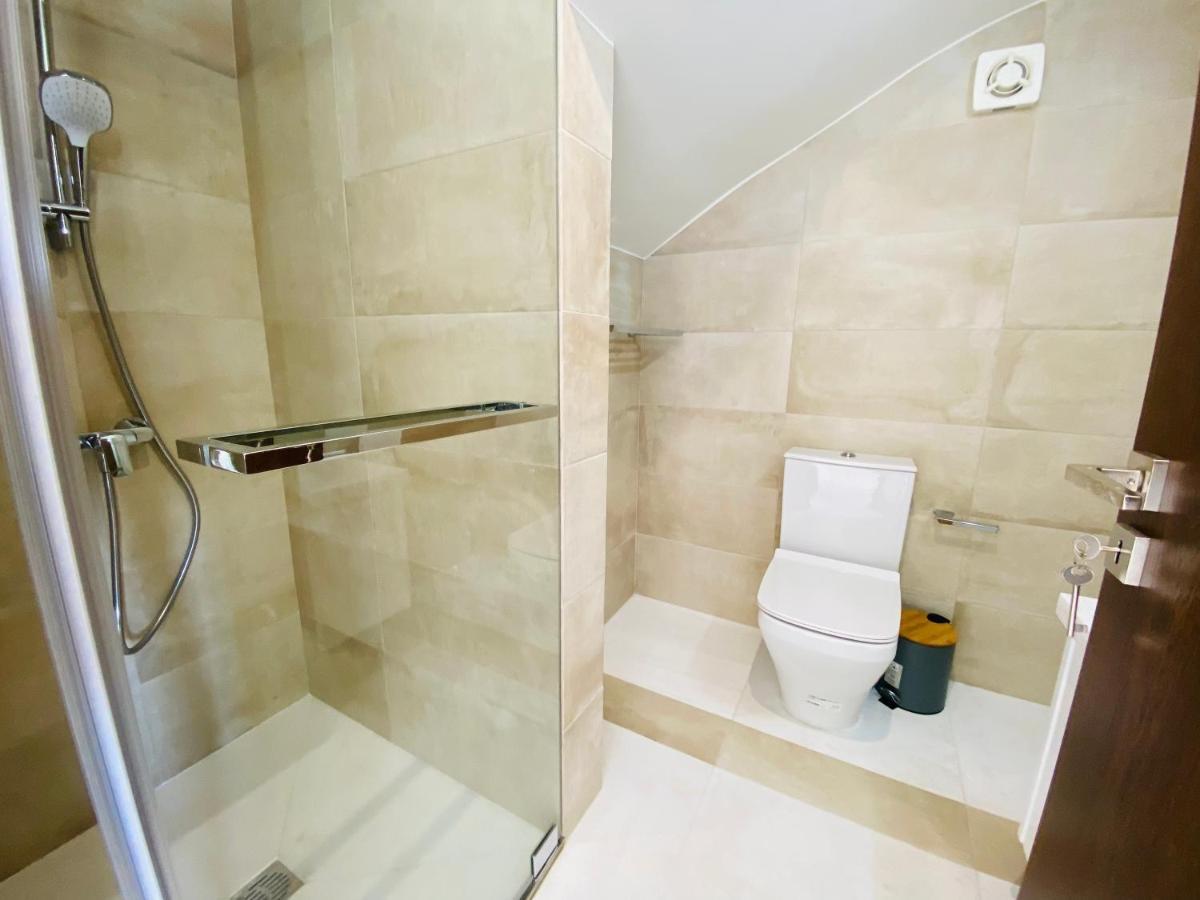 Coral Bay Beach Villa Paphos ภายนอก รูปภาพ