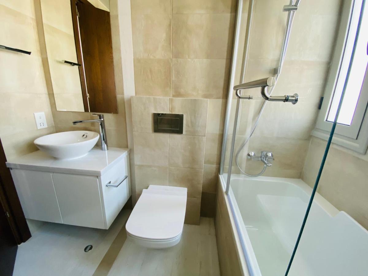Coral Bay Beach Villa Paphos ภายนอก รูปภาพ