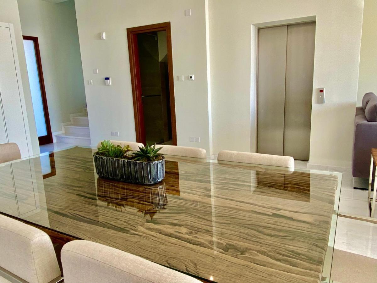 Coral Bay Beach Villa Paphos ภายนอก รูปภาพ