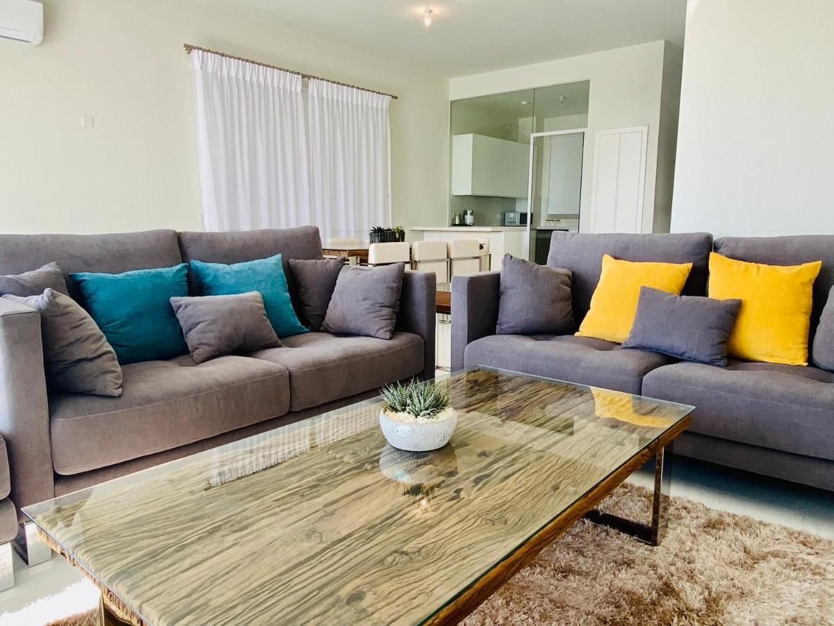 Coral Bay Beach Villa Paphos ภายนอก รูปภาพ