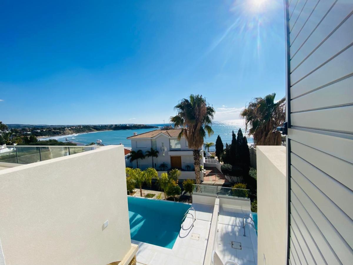 Coral Bay Beach Villa Paphos ภายนอก รูปภาพ