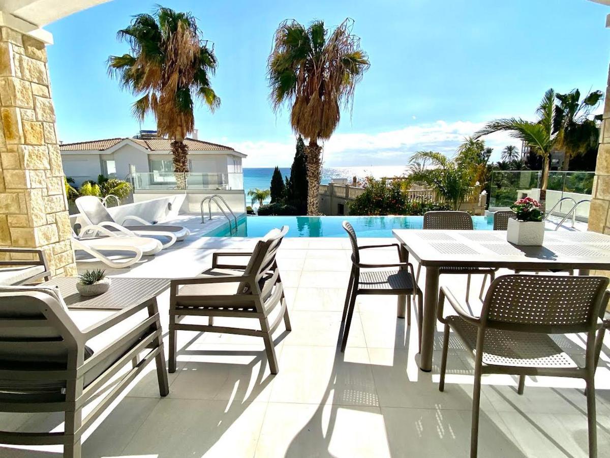 Coral Bay Beach Villa Paphos ภายนอก รูปภาพ