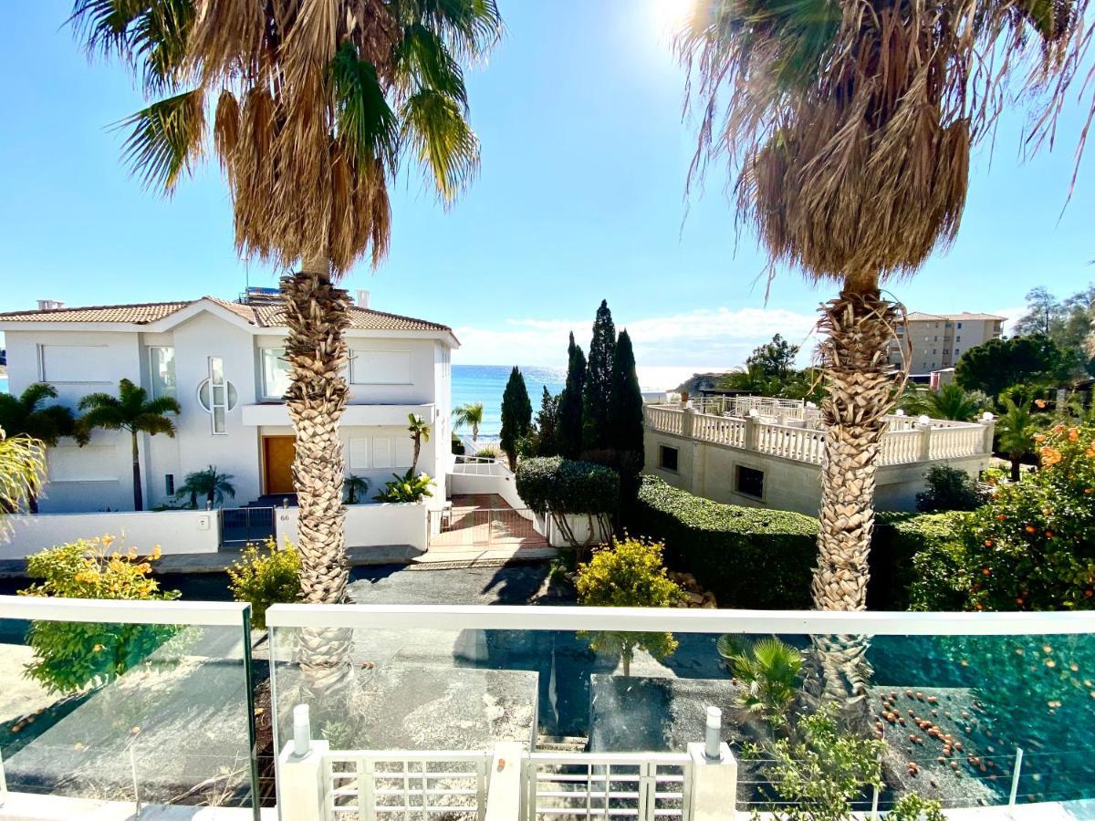 Coral Bay Beach Villa Paphos ภายนอก รูปภาพ