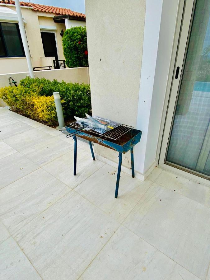 Coral Bay Beach Villa Paphos ภายนอก รูปภาพ