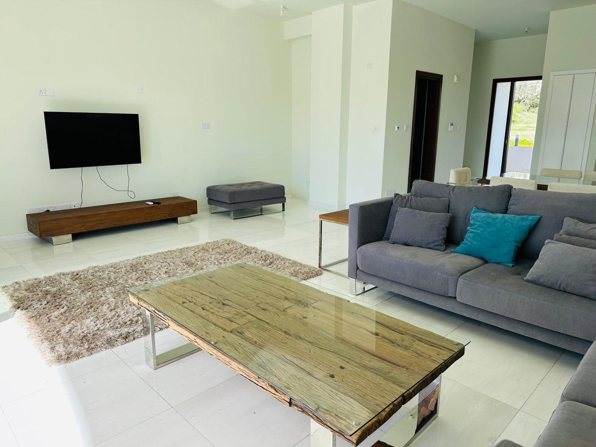 Coral Bay Beach Villa Paphos ภายนอก รูปภาพ